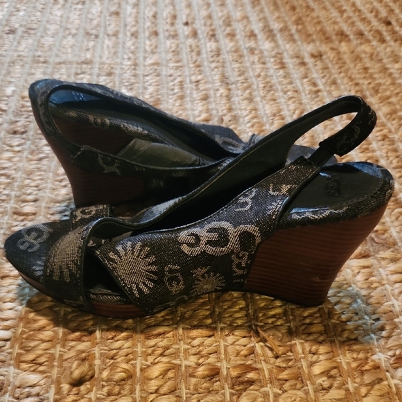 UGG Black Wedge Sandals with Artistic Embroidery - Picture 1 of 6
